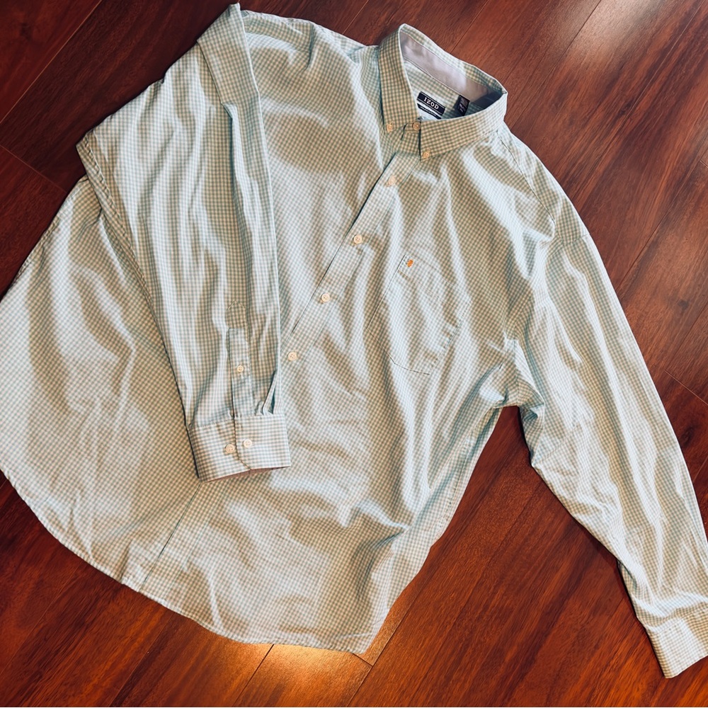 NWOT XXL IZOD Casual Button Up Shirt